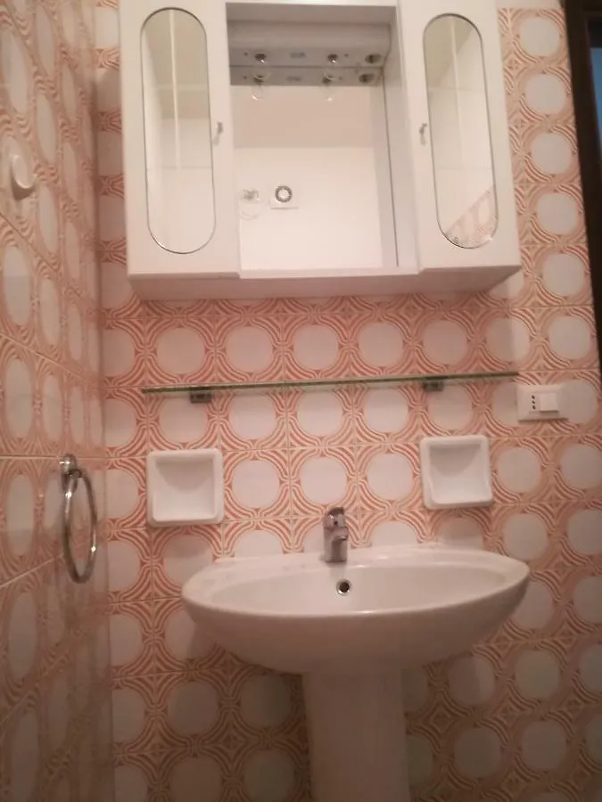 La Madonnina Vacation Flats Appartamento Peschiera del Garda 0*,  Italia